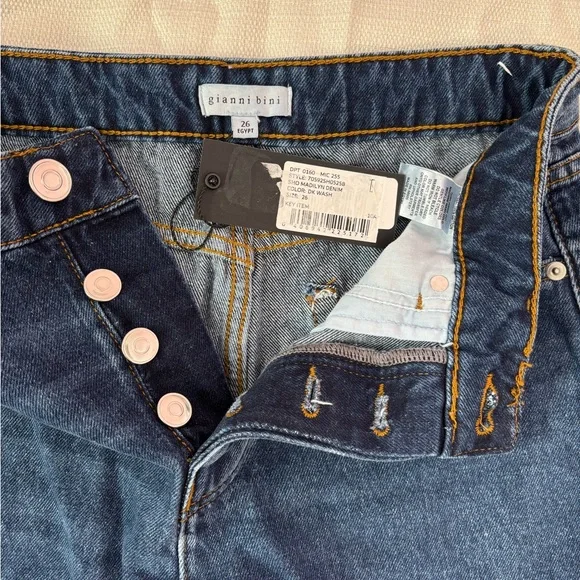 Gianni Bini Dark Wash Denim Mini Shorts Sz 26 NWT | Gianni Bini Madilyn Shorts - - Picture 2 of 7